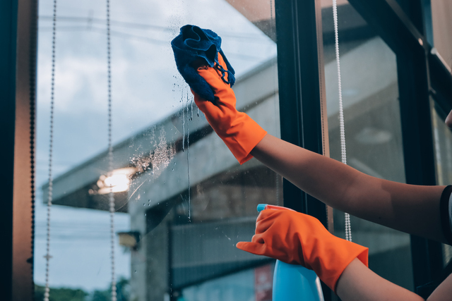 Hayward, CA – How Can Retail Stores Use Window Cleaning Services Effectively?